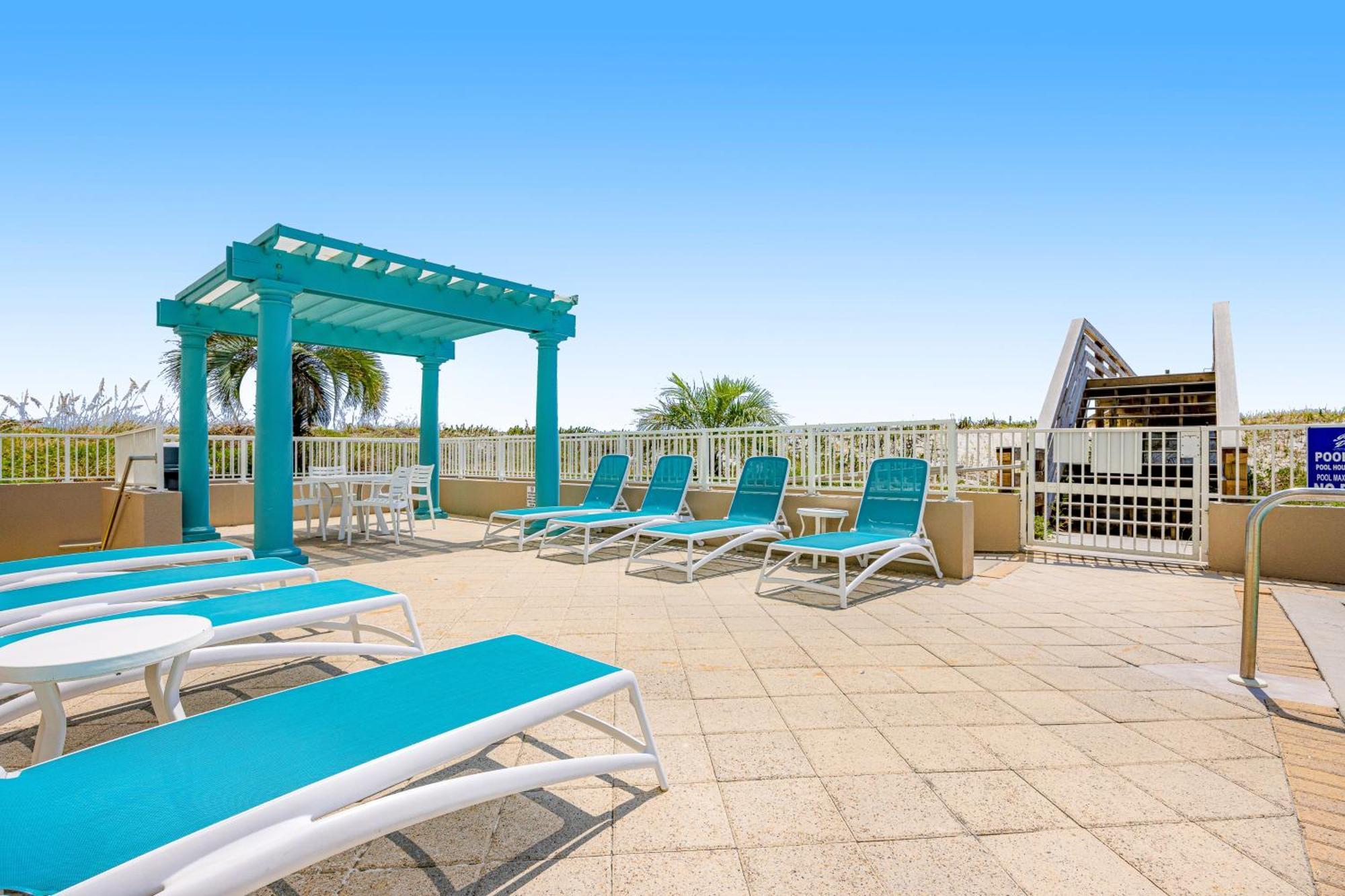 Santa Rosa Boulevard Apartment