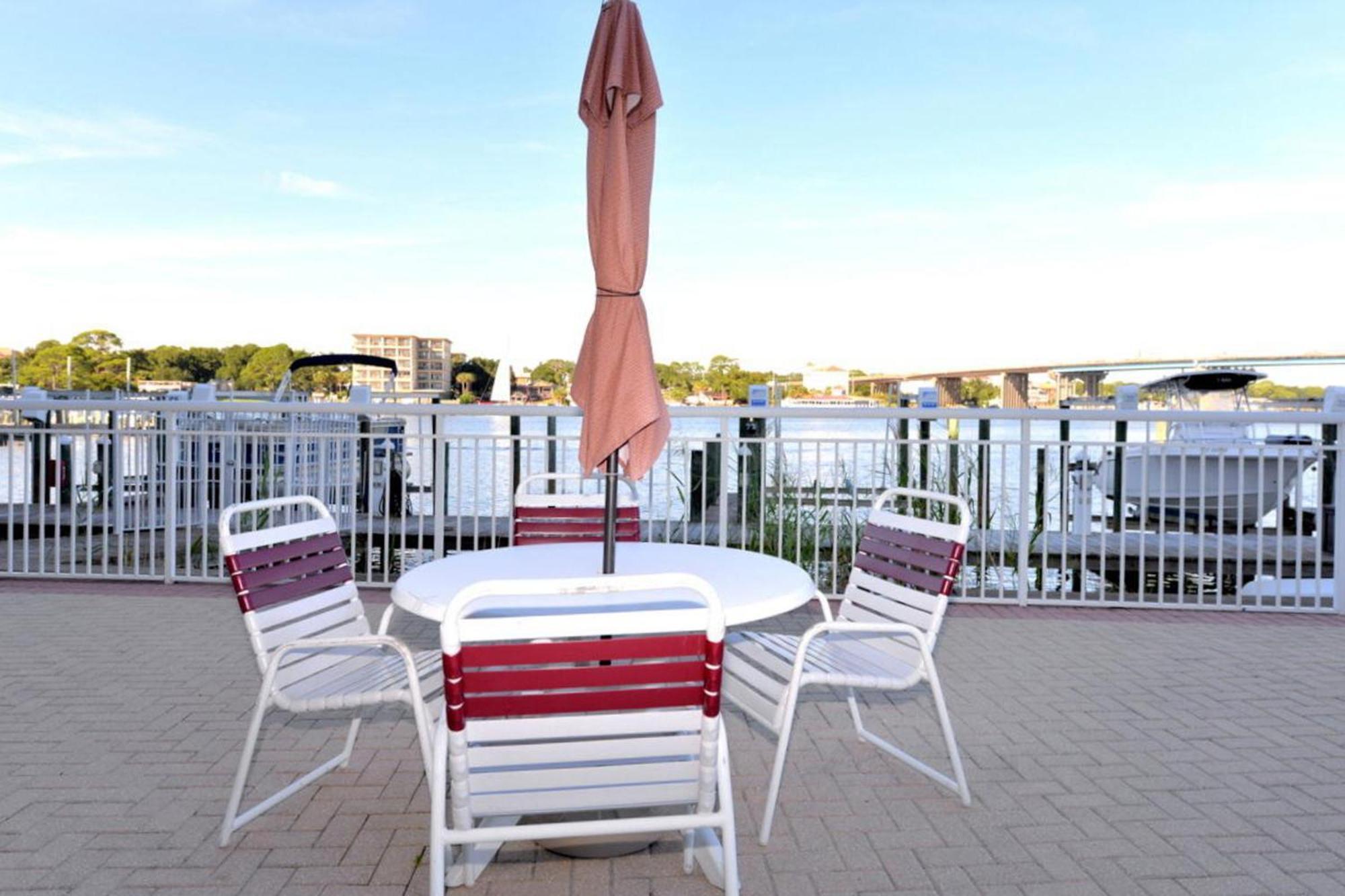 Palm Court Yacht Club