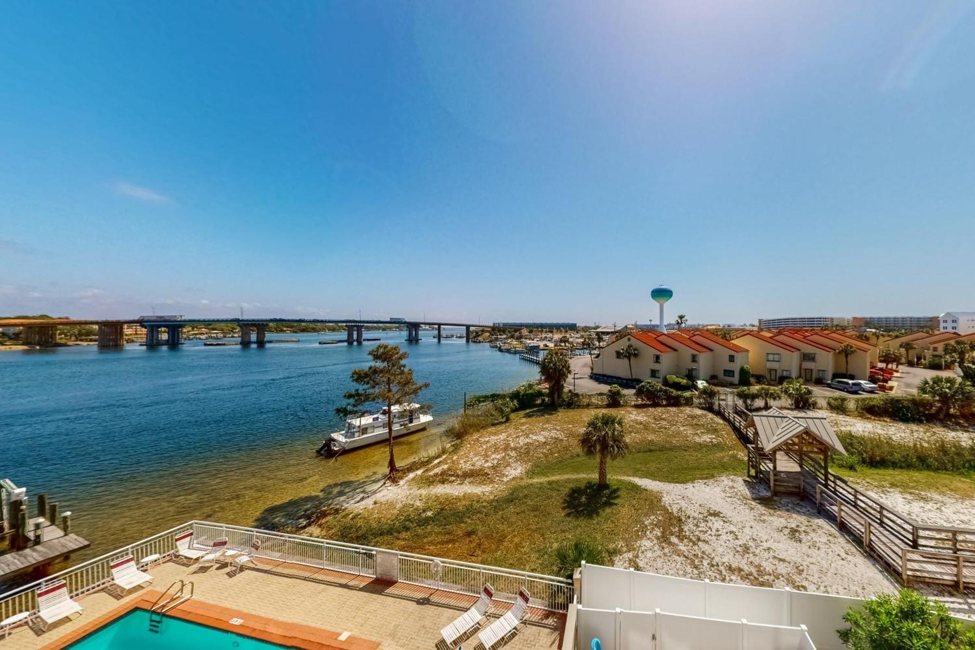 Holiday home Palm Court Yacht Club