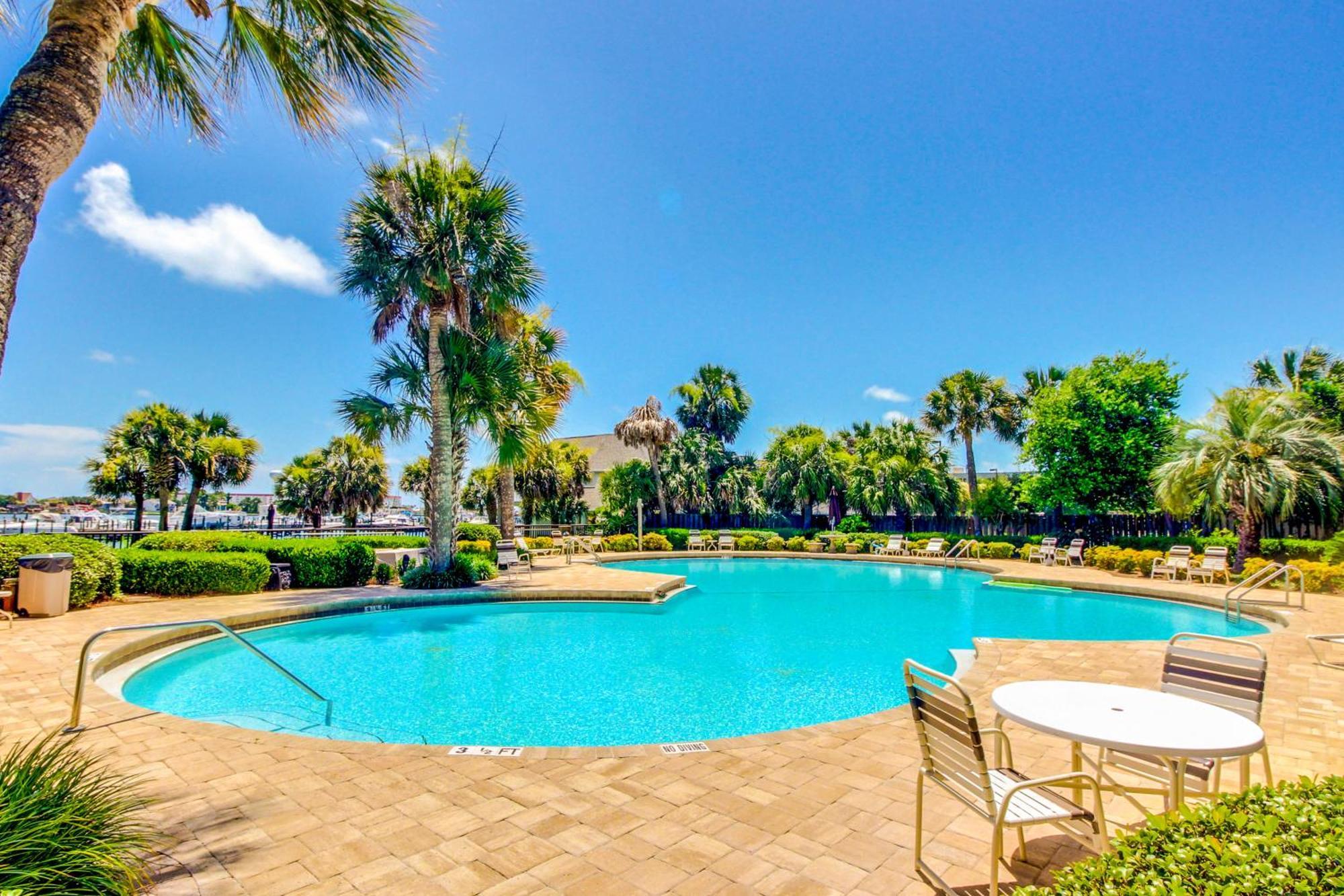 Pirates Bay Iii Apartment