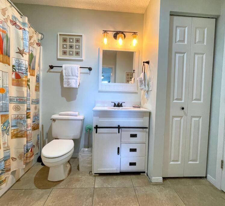 Holiday home Front, Wave N Sea 202, Free Activities Included! Fort Walton Beach