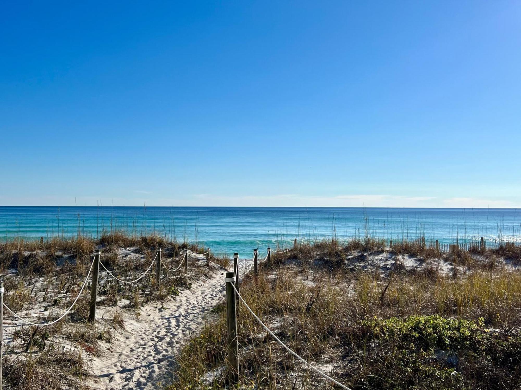 Beachfront Aqua 403! Free Activities Included! Holiday home Fort Walton Beach