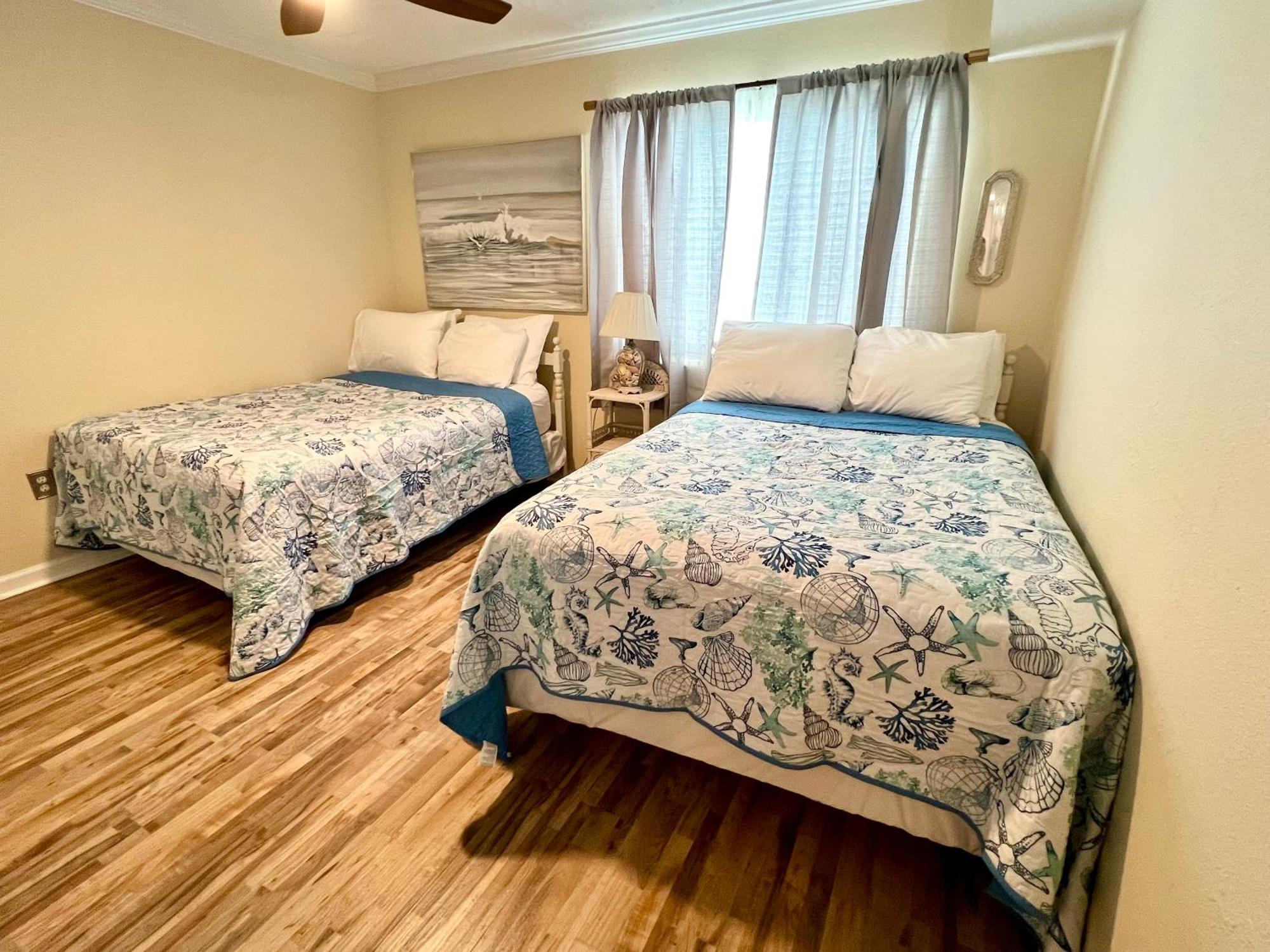 Beachfront Aqua 403! Free Activities Included! *