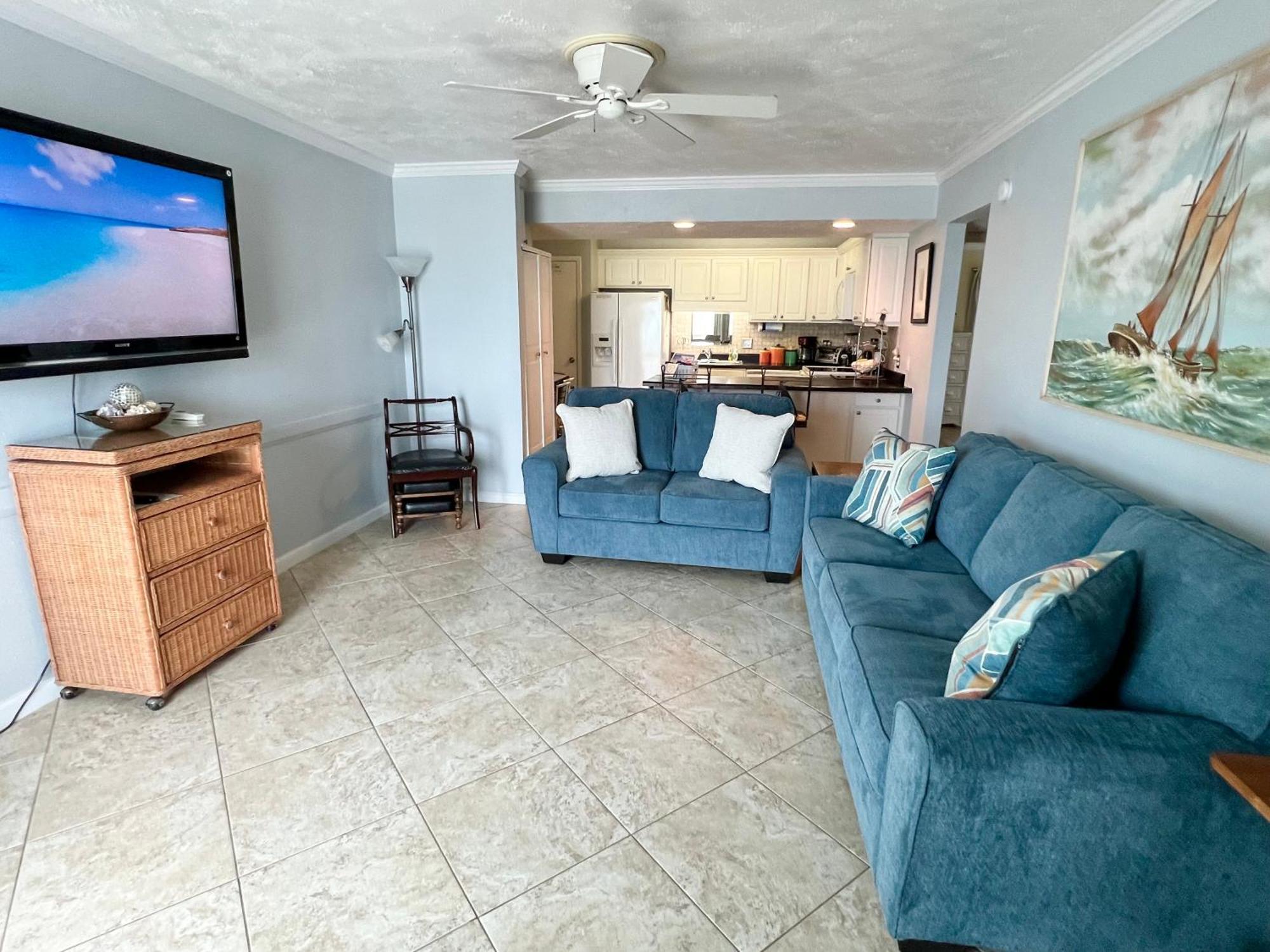Beachfront Aqua 403! Free Activities Included! * Fort Walton Beach