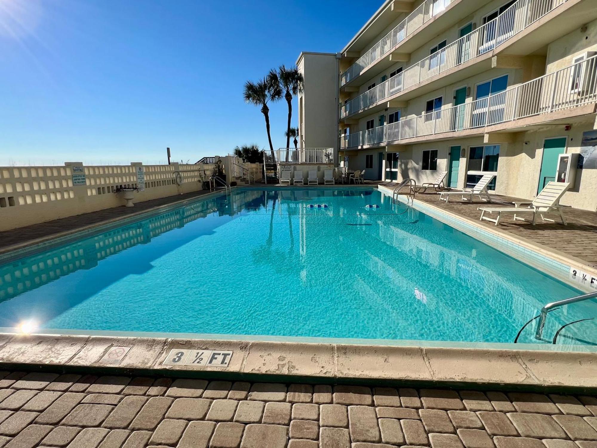 Beachfront Aqua 403! Free Activities Included! Fort Walton Beach