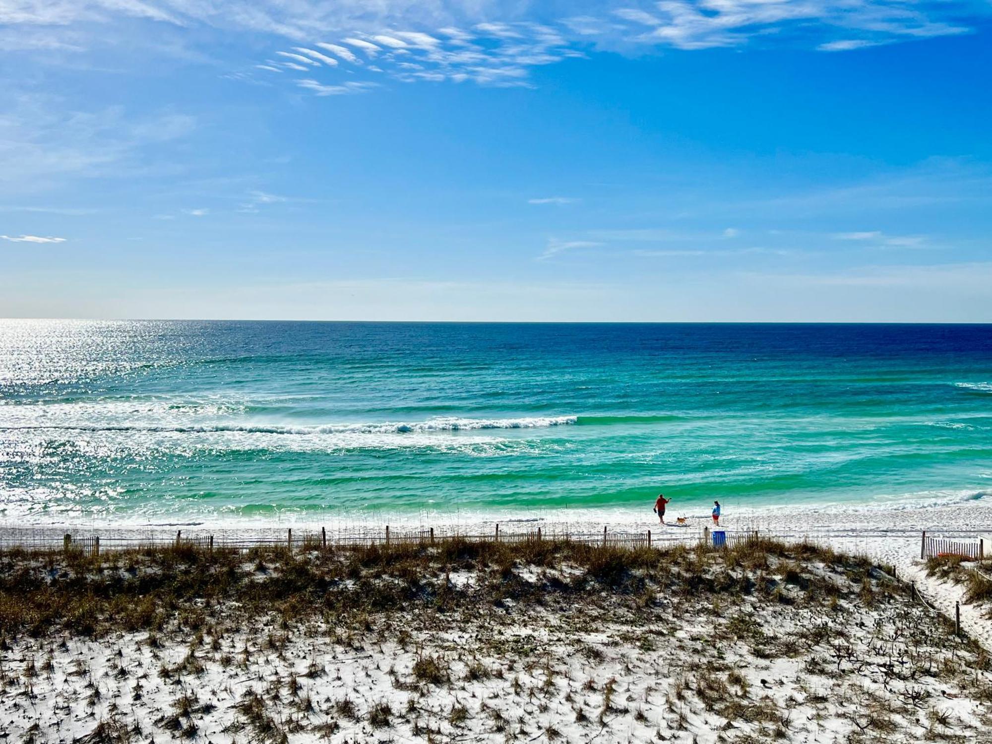 Beachfront Aqua 403! Free Activities Included! Holiday home