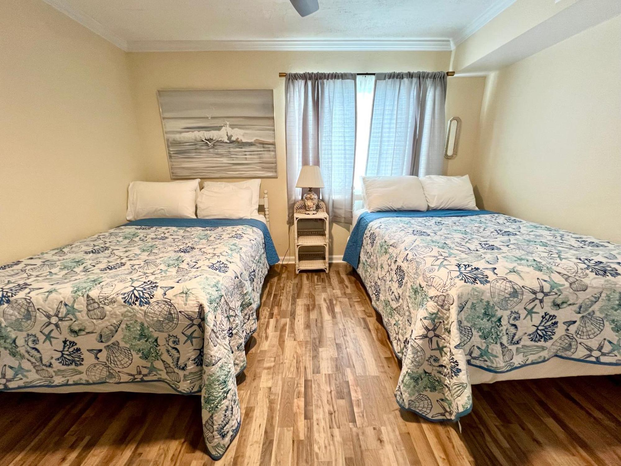 Beachfront Aqua 403! Free Activities Included! Fort Walton Beach