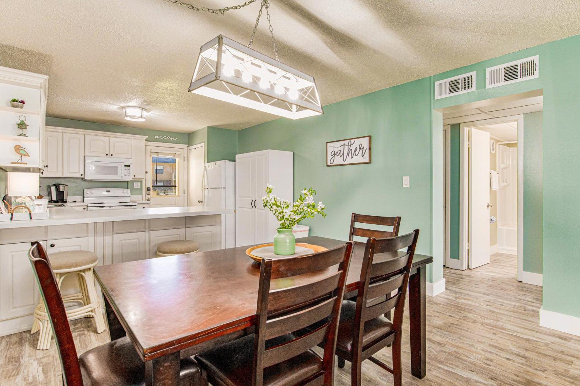 Apartment Adorable, Turtles Nest 115, Free Activities Included! Fort Walton Beach