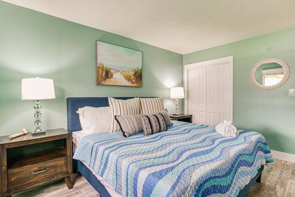 Adorable, Turtles Nest 115, Free Activities Included! Apartment