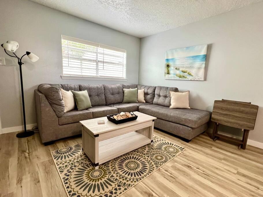 New! Walk 6! Dog Friendly, Free Activities Included! *