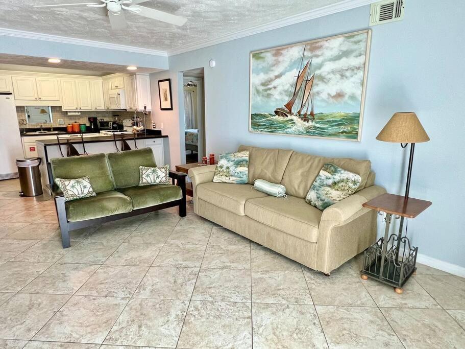 Beachfront Aqua 403! Free Activities Included! *