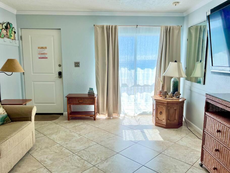 Beachfront Aqua 403! Free Activities Included! Holiday home *