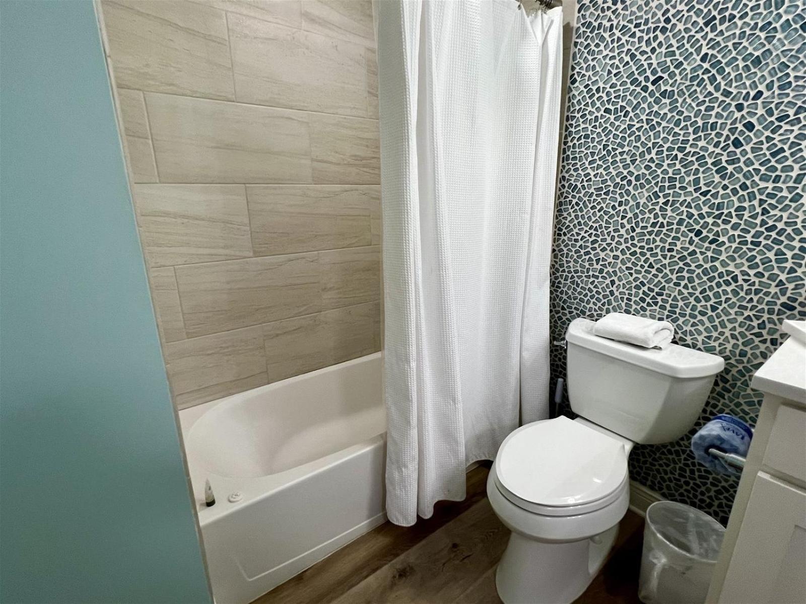 Apartment Beautiful Front, Okaloosa Dreamin 404! Free Activities Included!