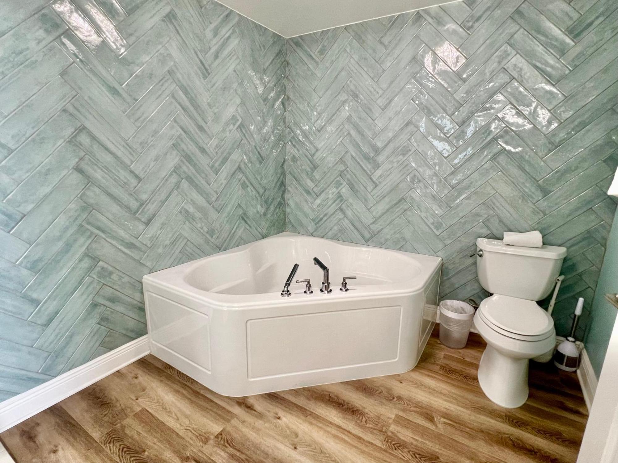 Apartment Beautiful Front, Okaloosa Dreamin 404! Free Activities Included!