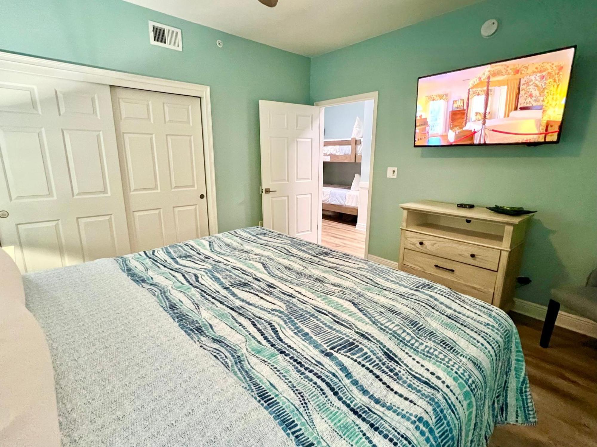 Apartment Beautiful Front, Okaloosa Dreamin 404! Free Activities Included! Fort Walton Beach