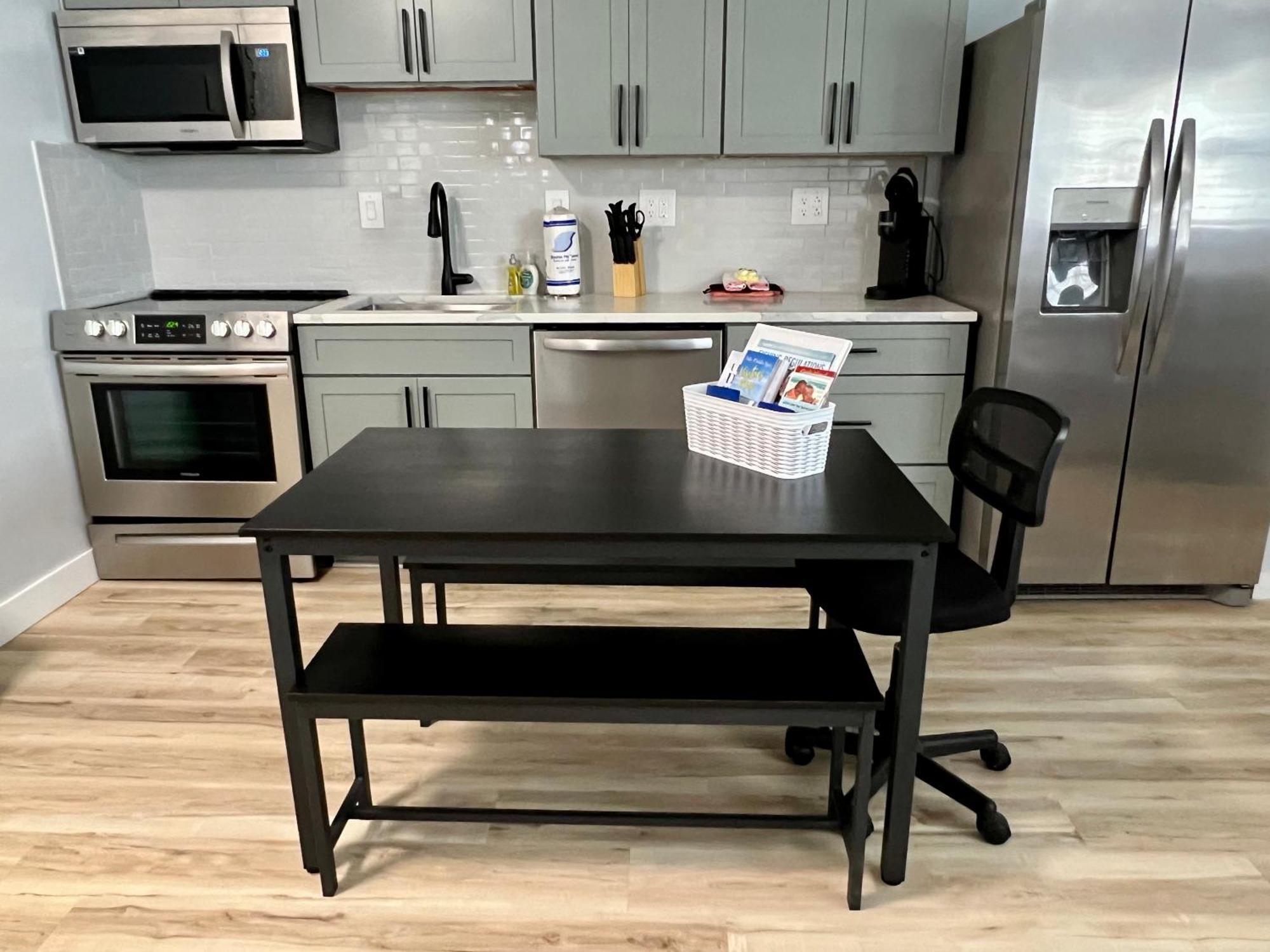 New! Walk 6! Dog Friendly, Free Activities Included! *