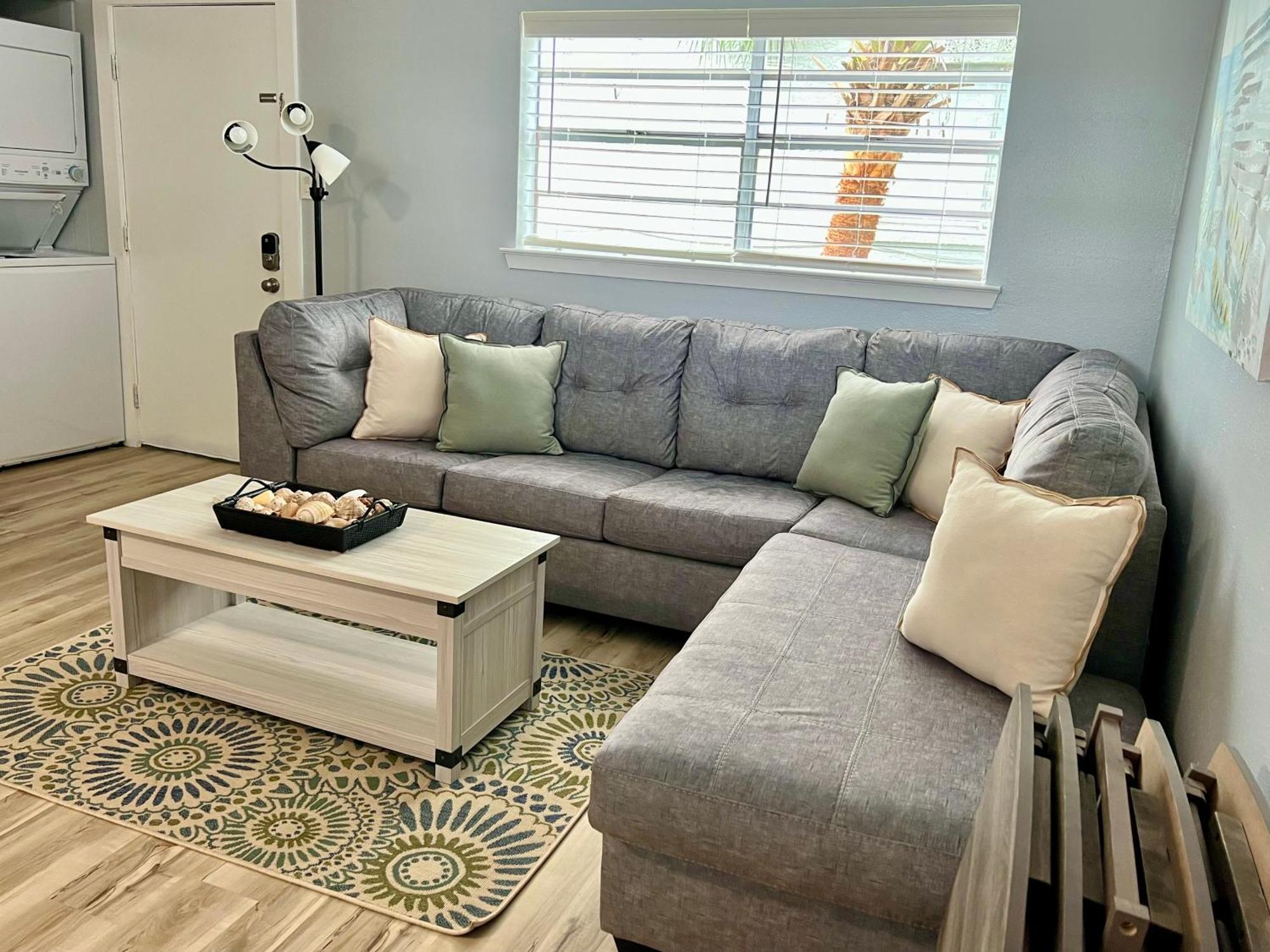 New! Walk 6! Dog Friendly, Free Activities Included! Fort Walton Beach
