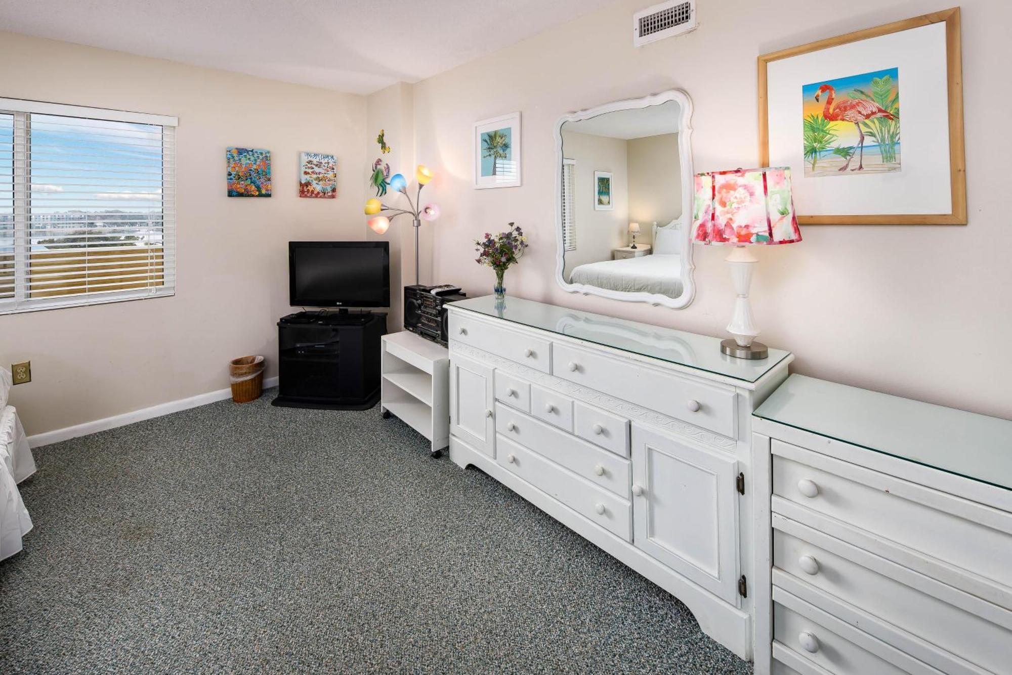 Apartment Surf Dweller 709 - Tidal Treasures *