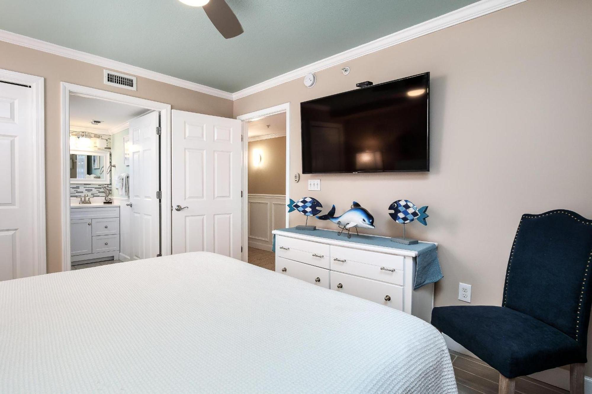 Pelican Isle 410 Apartment
