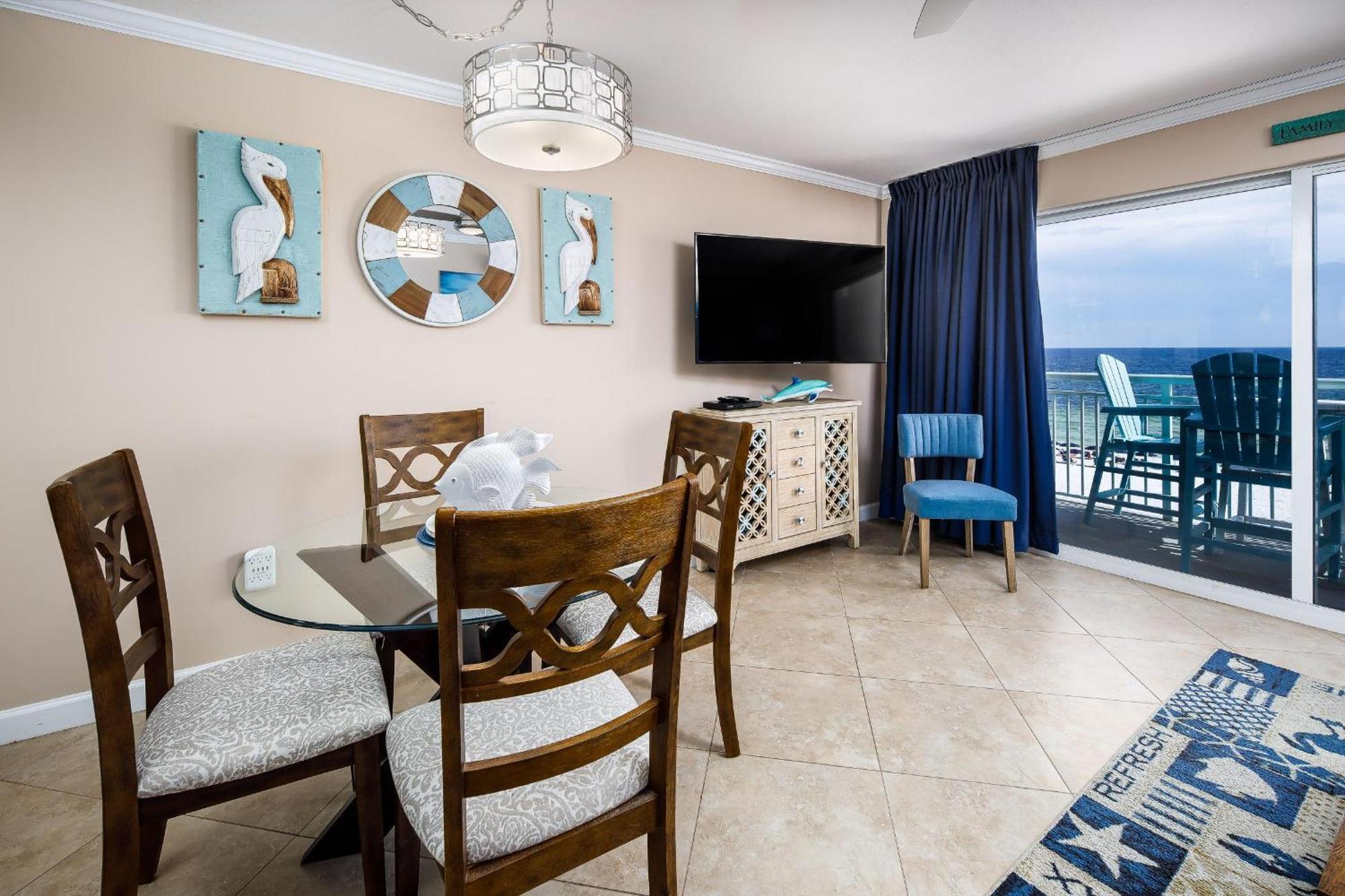 Pelican Isle 410 *