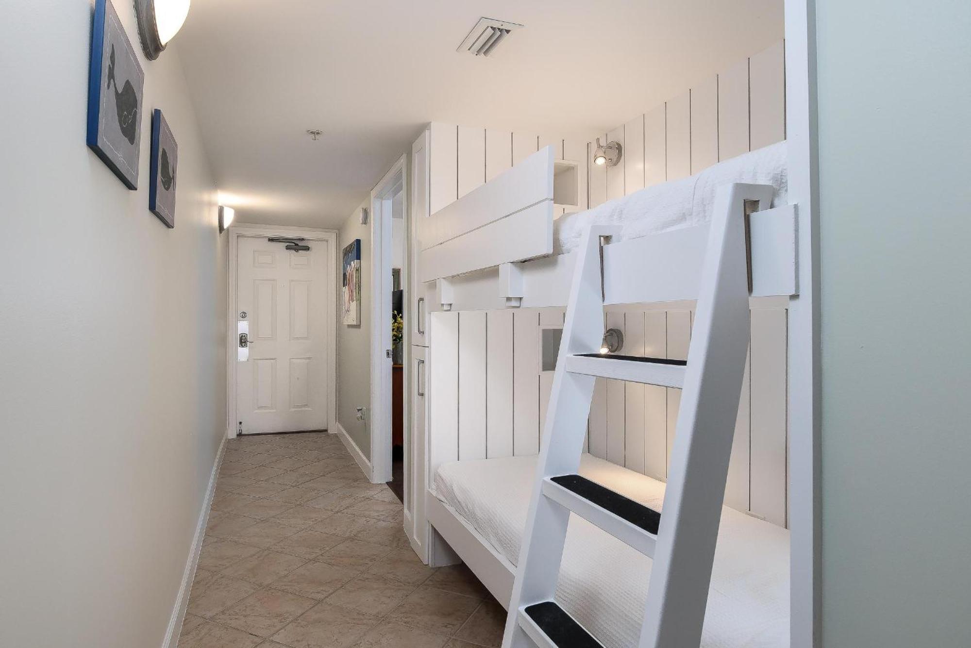 Pelican Isle 214 Apartment