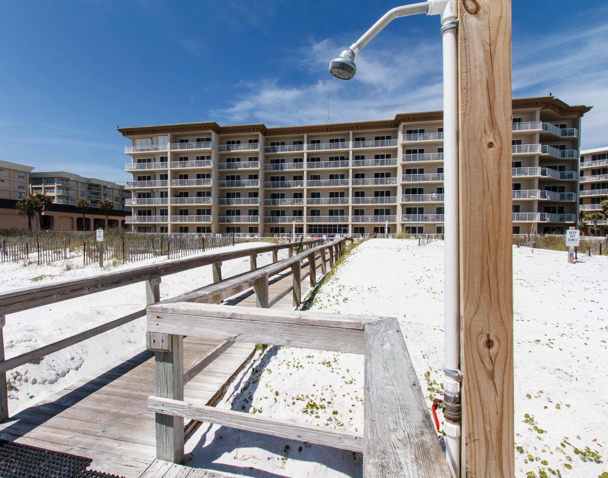 Summer Place 302 *