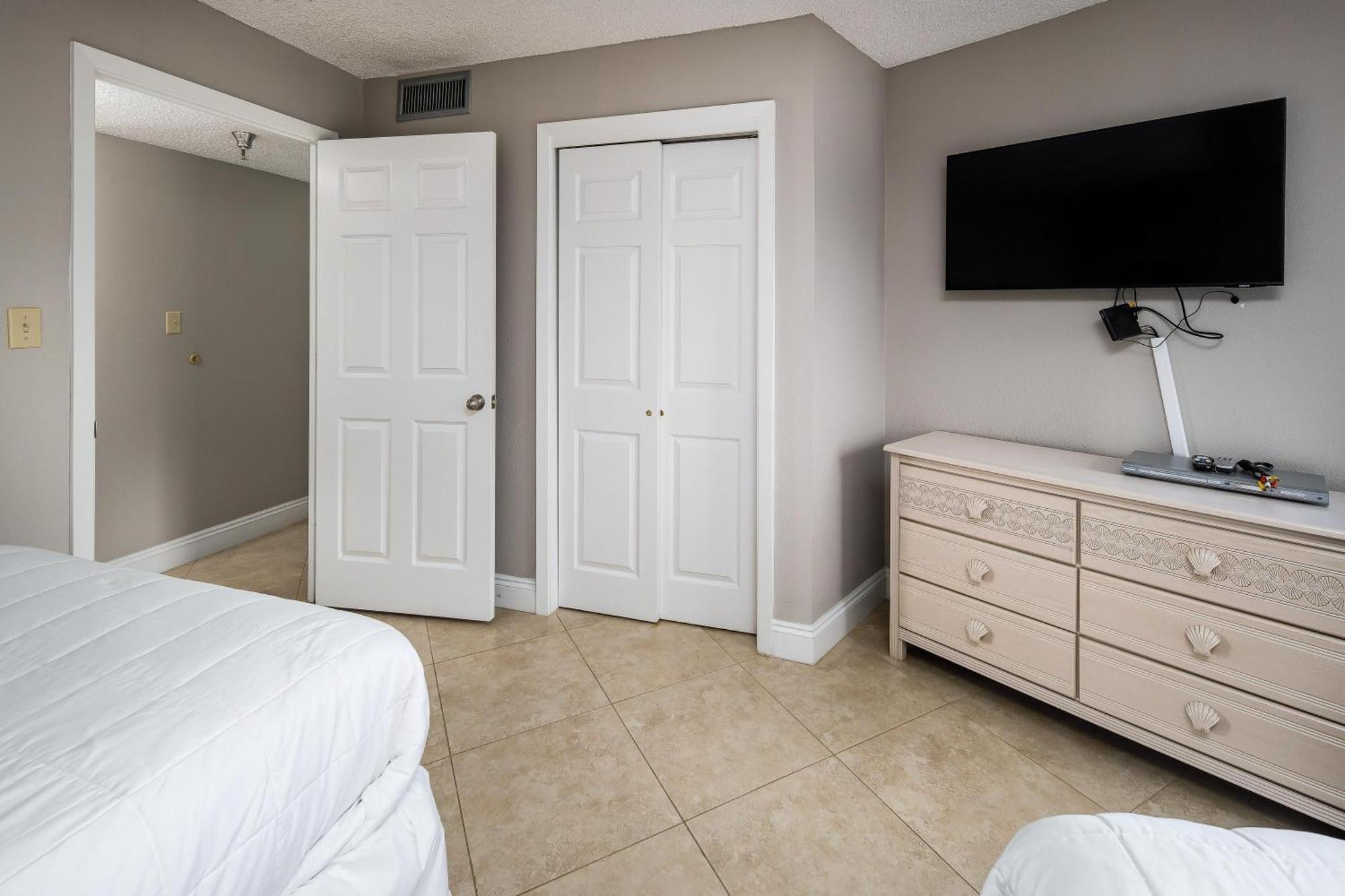 Apartment Islander 606 *