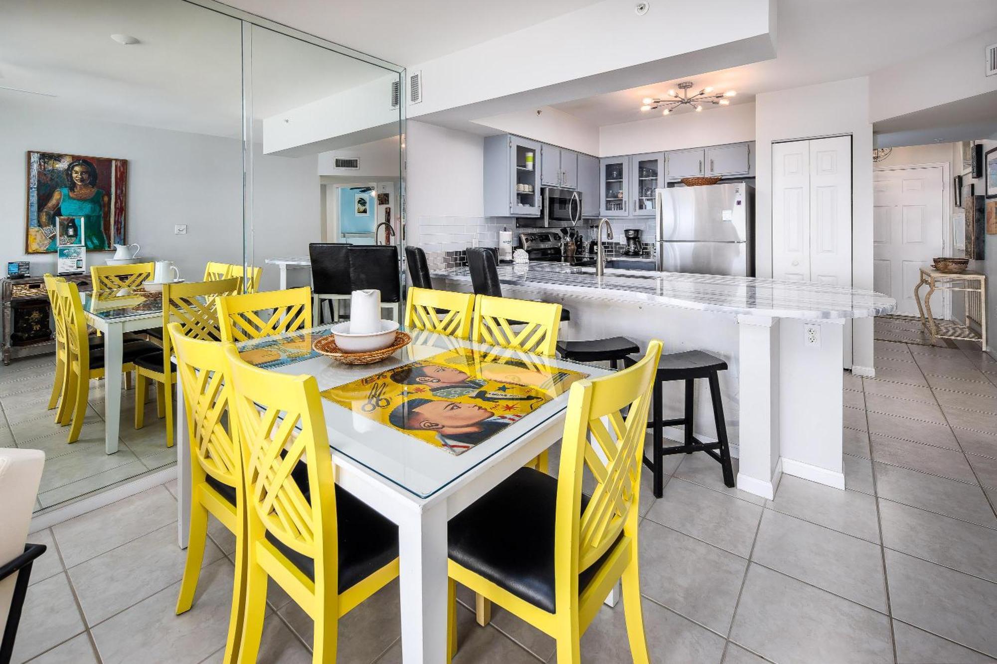 Emerald Towers West 5006 - Coastal Vibe Apartment *