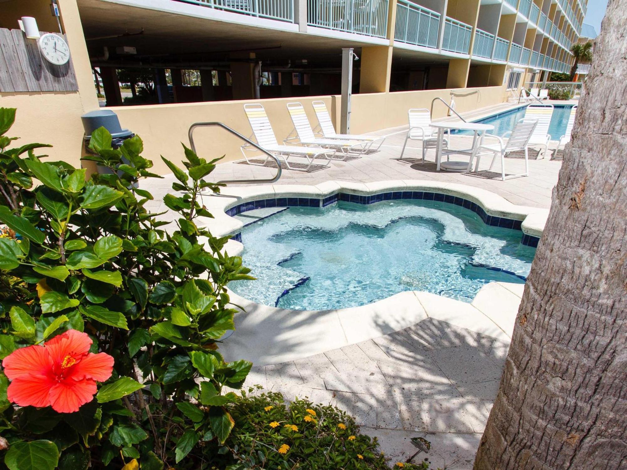 Pelican Isle 503 *