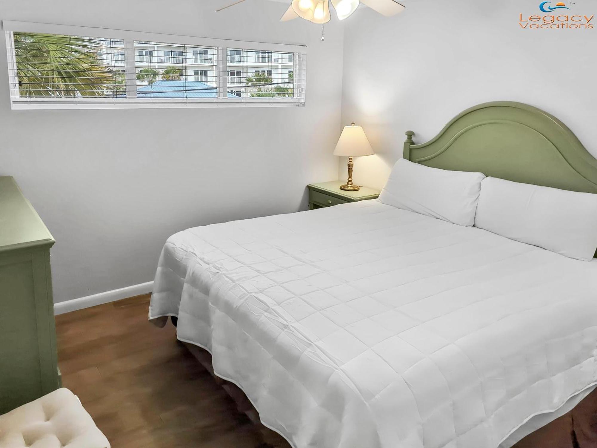 Is9-cozy Upstairs Beachfront - King Beds
