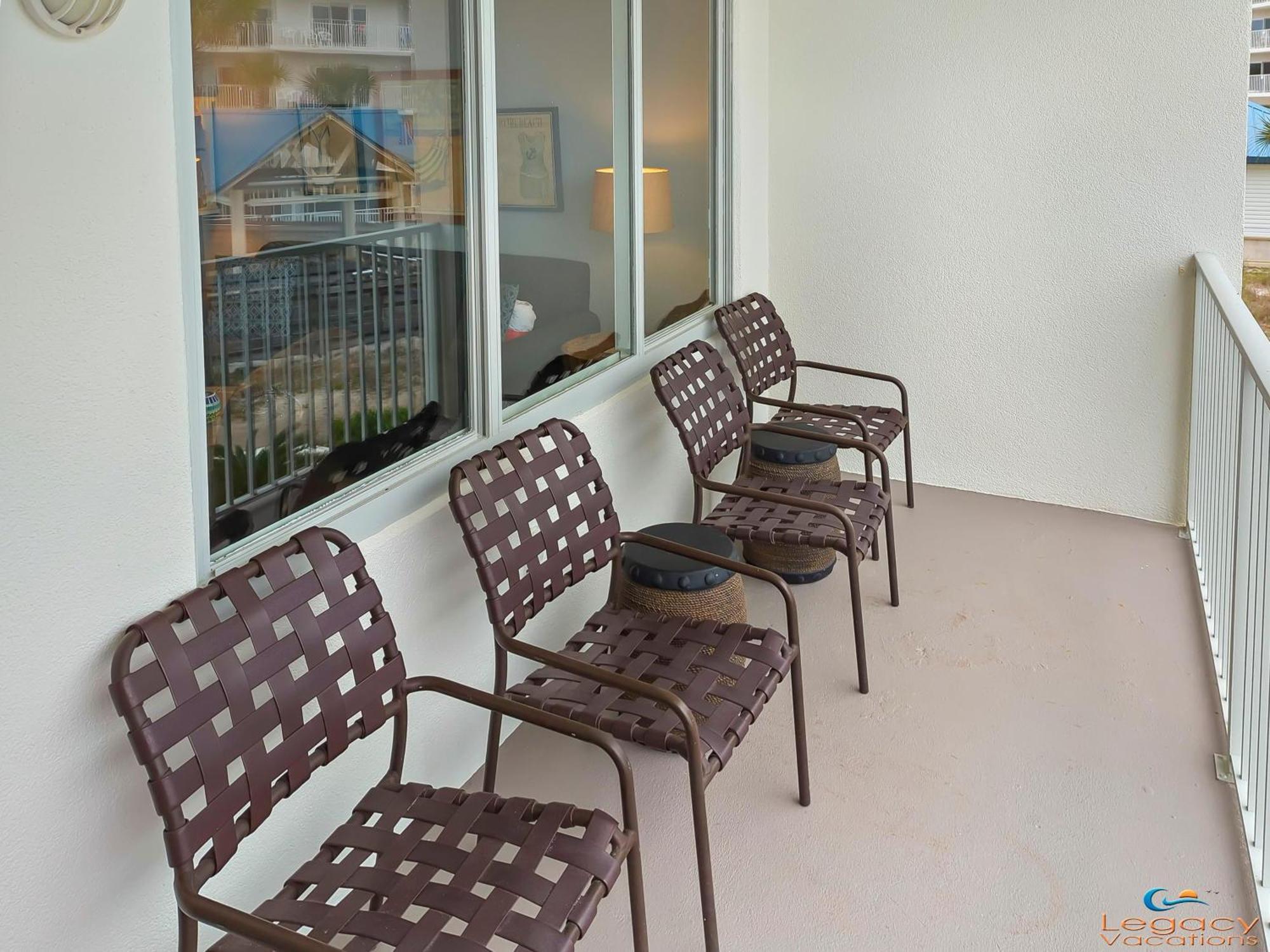 Apartment Is9-cozy Upstairs Beachfront - King Beds *