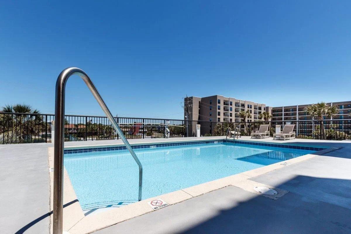 Apartment South 102 - Mystic Tides