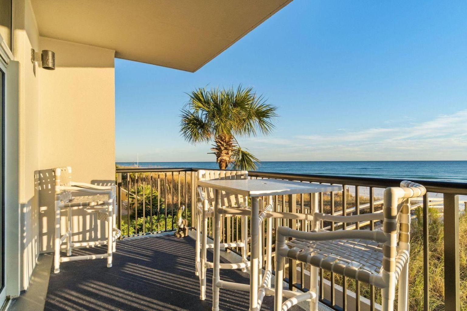 Apartment South 102 - Mystic Tides