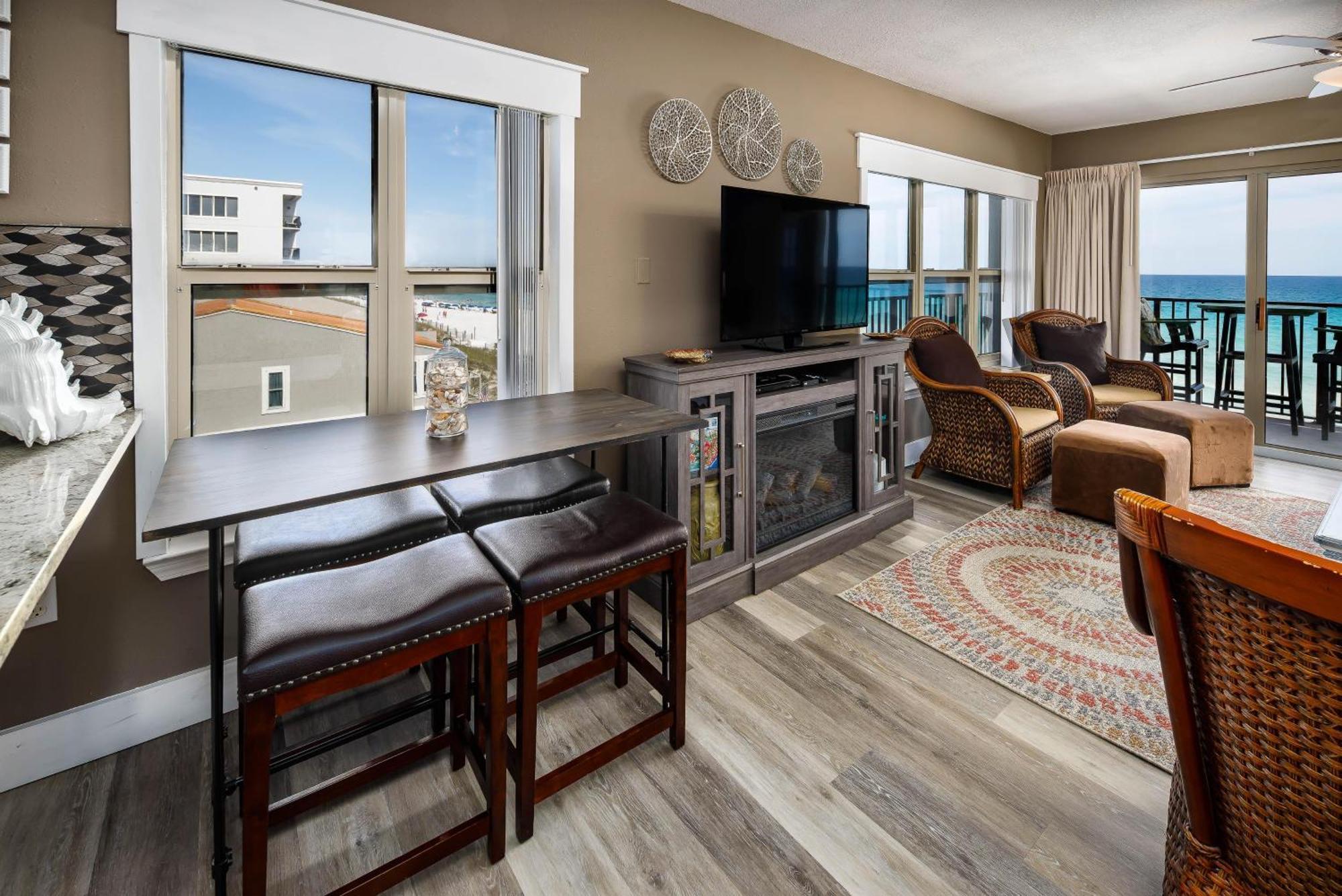Emerald Towers West 4000 Apartment