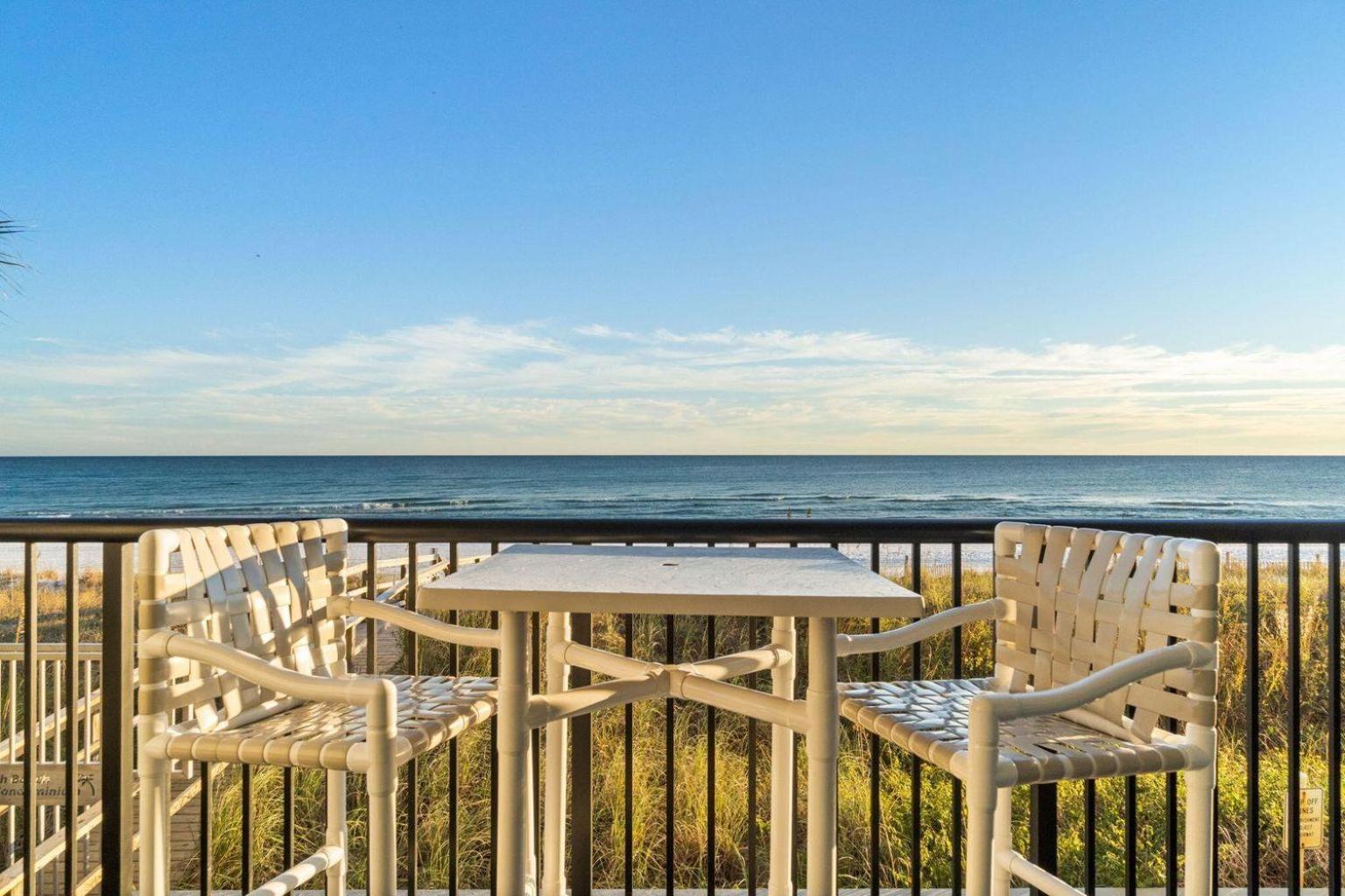 Apartment South 102 - Mystic Tides