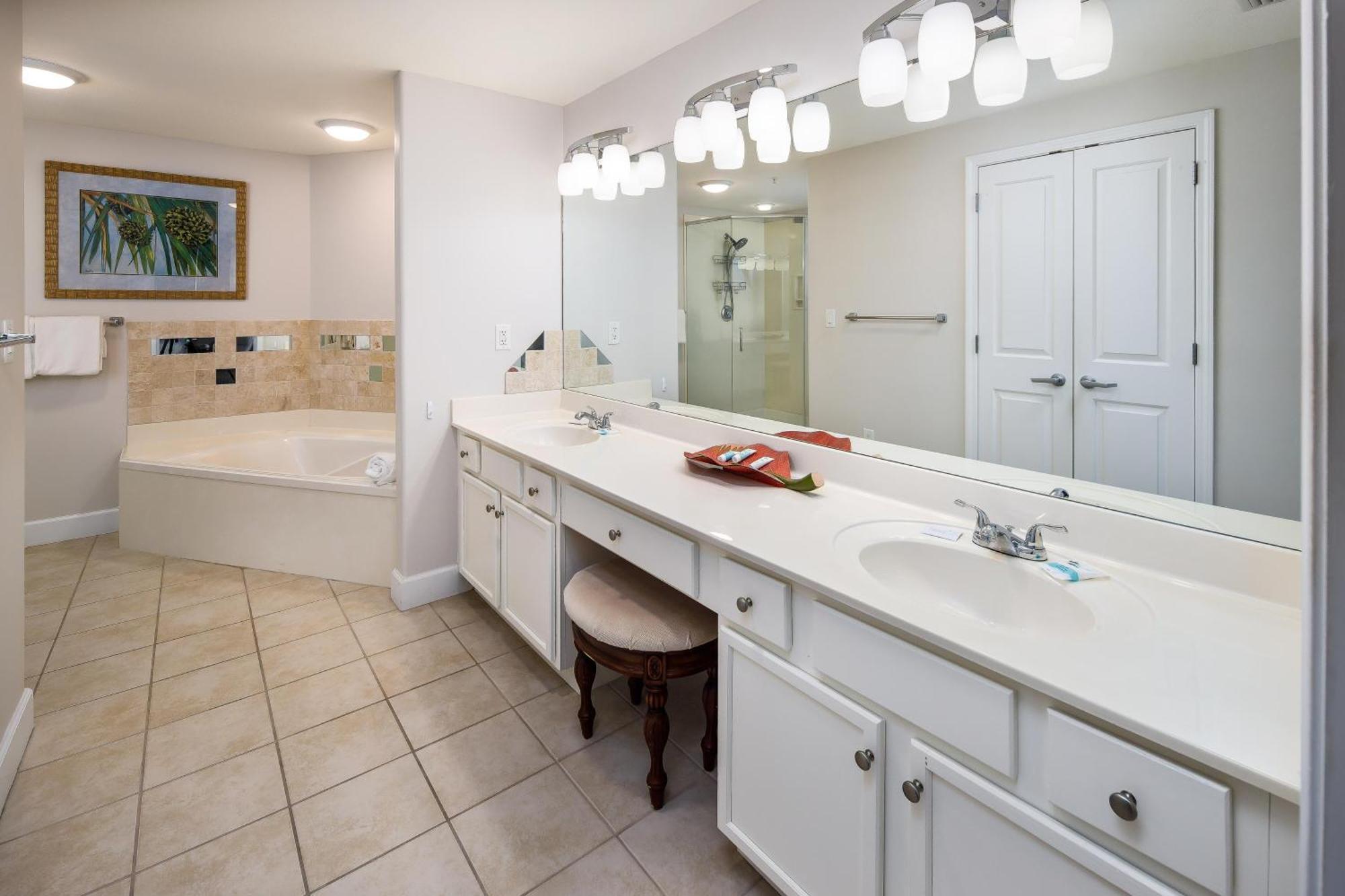 Apartment South 102 - Mystic Tides *