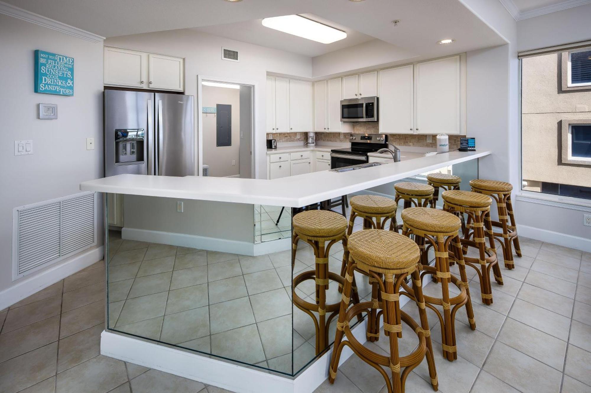 Apartment South 102 - Mystic Tides