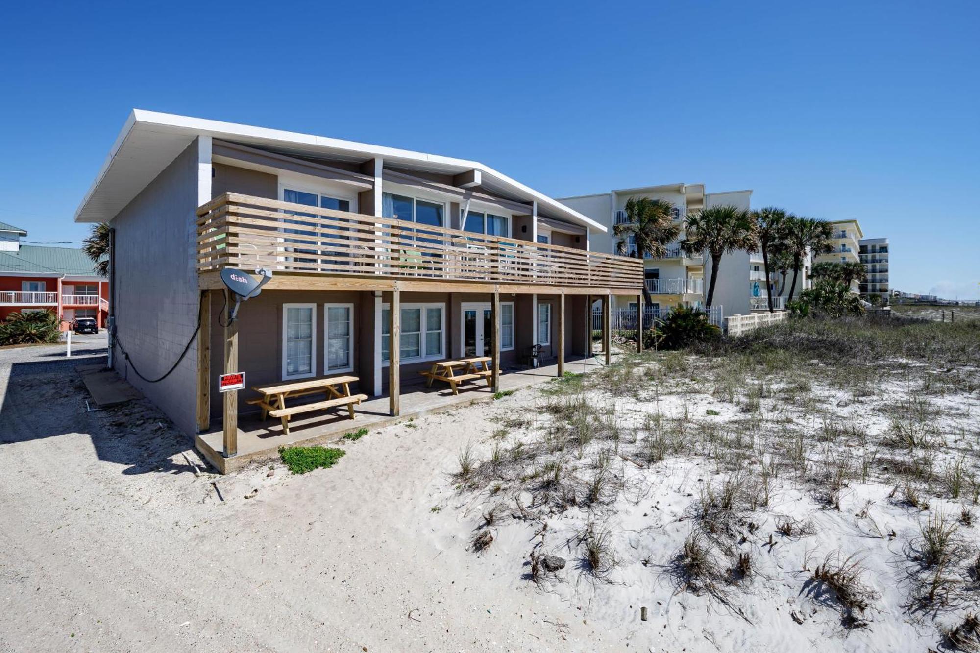 Coconut House B By Brooks And Shorey Resorts Holiday home