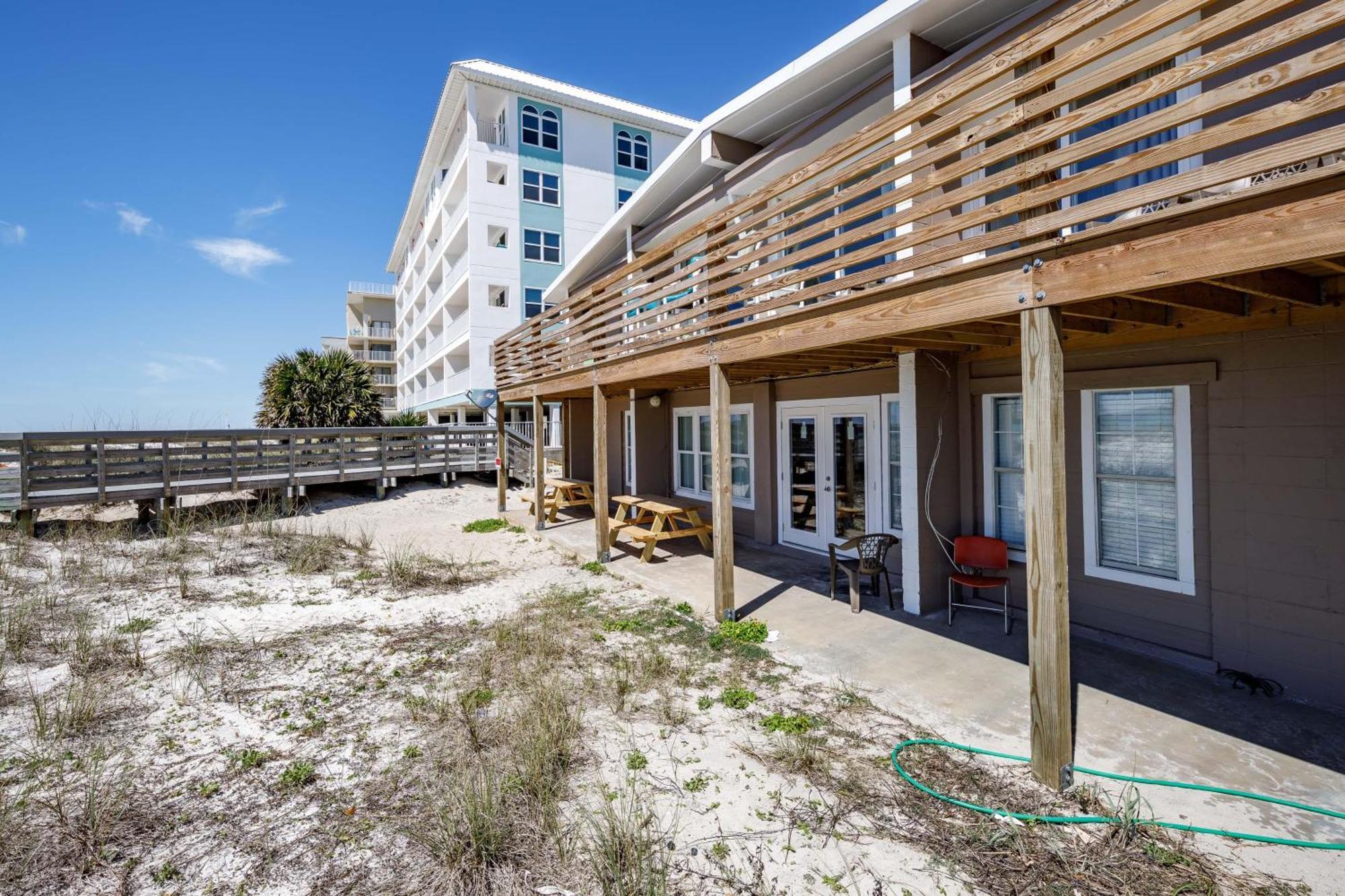Coconut House B By Brooks And Shorey Resorts *