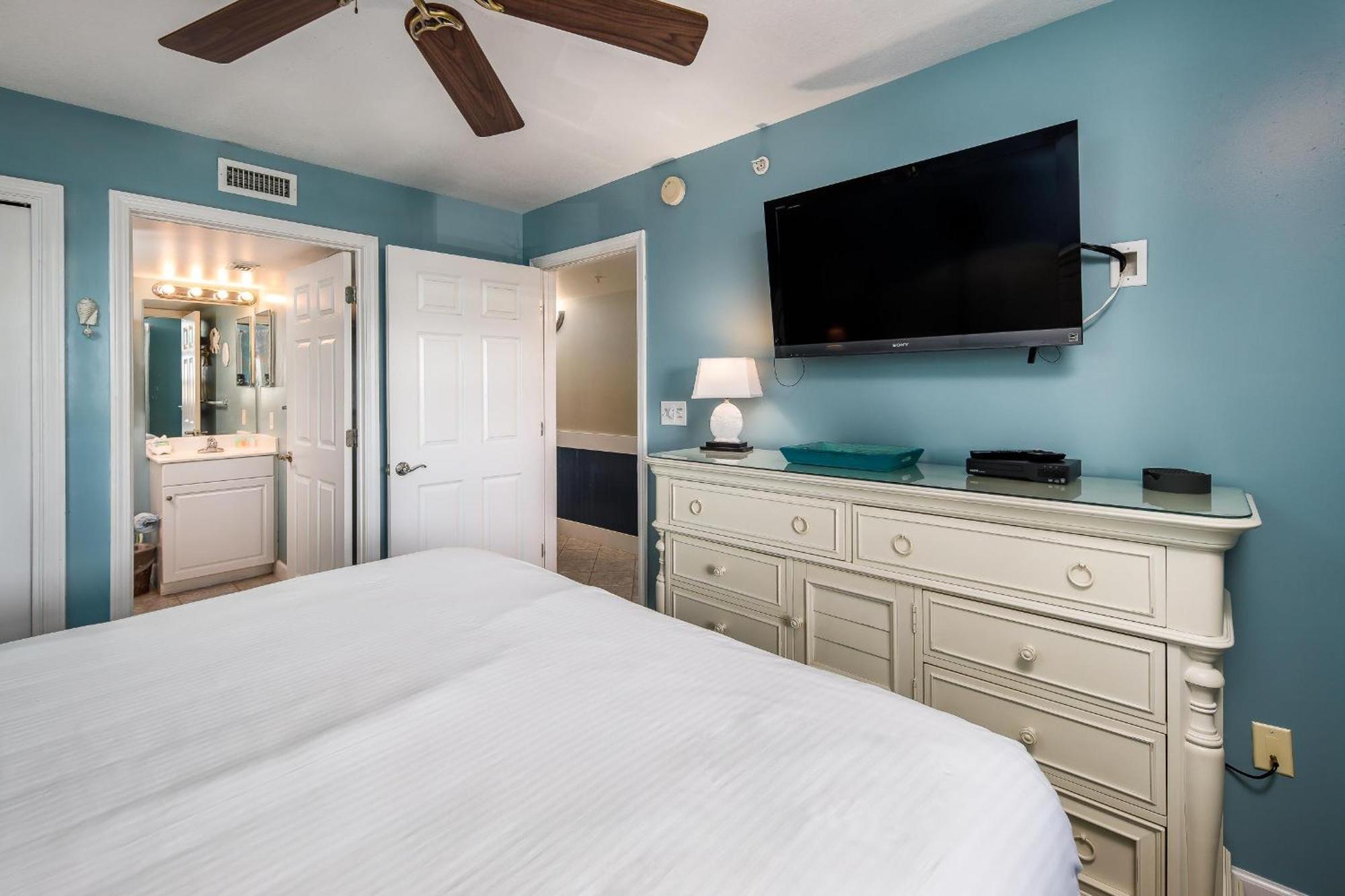 Apartment Pelican Isle 306