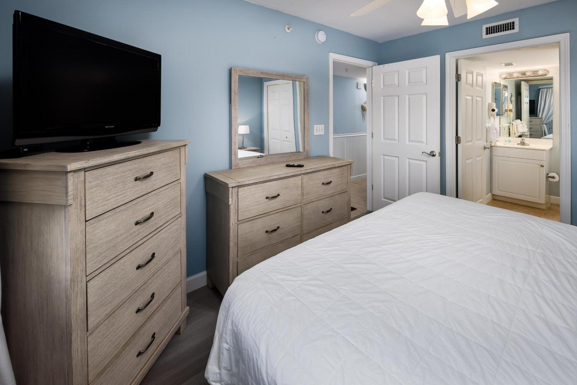 Pelican Isle 307 Apartment