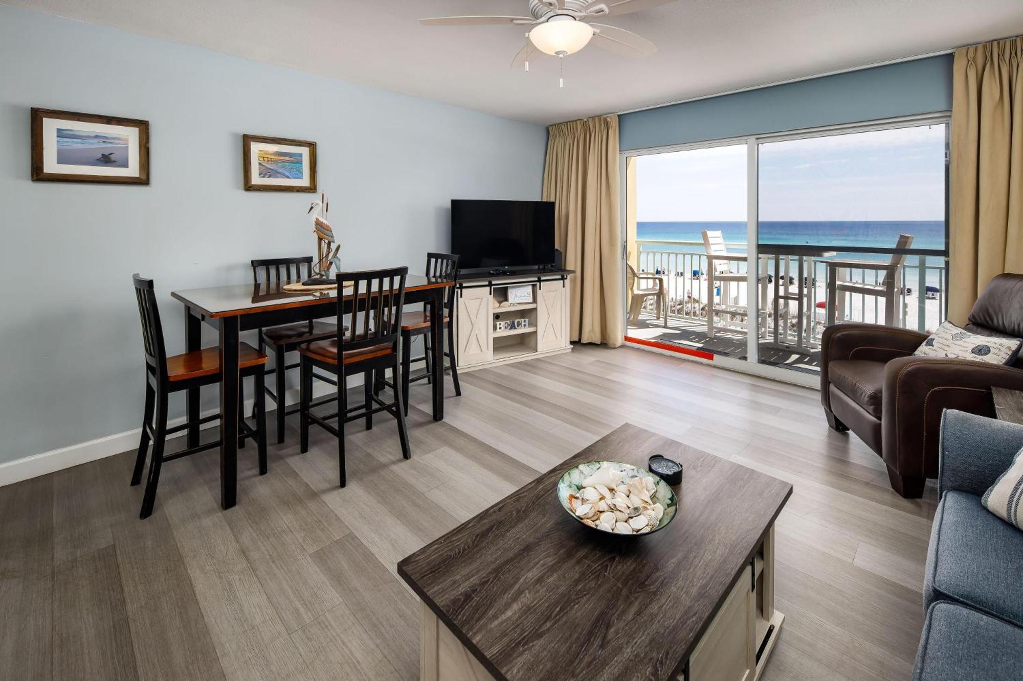 Apartment Pelican Isle 307