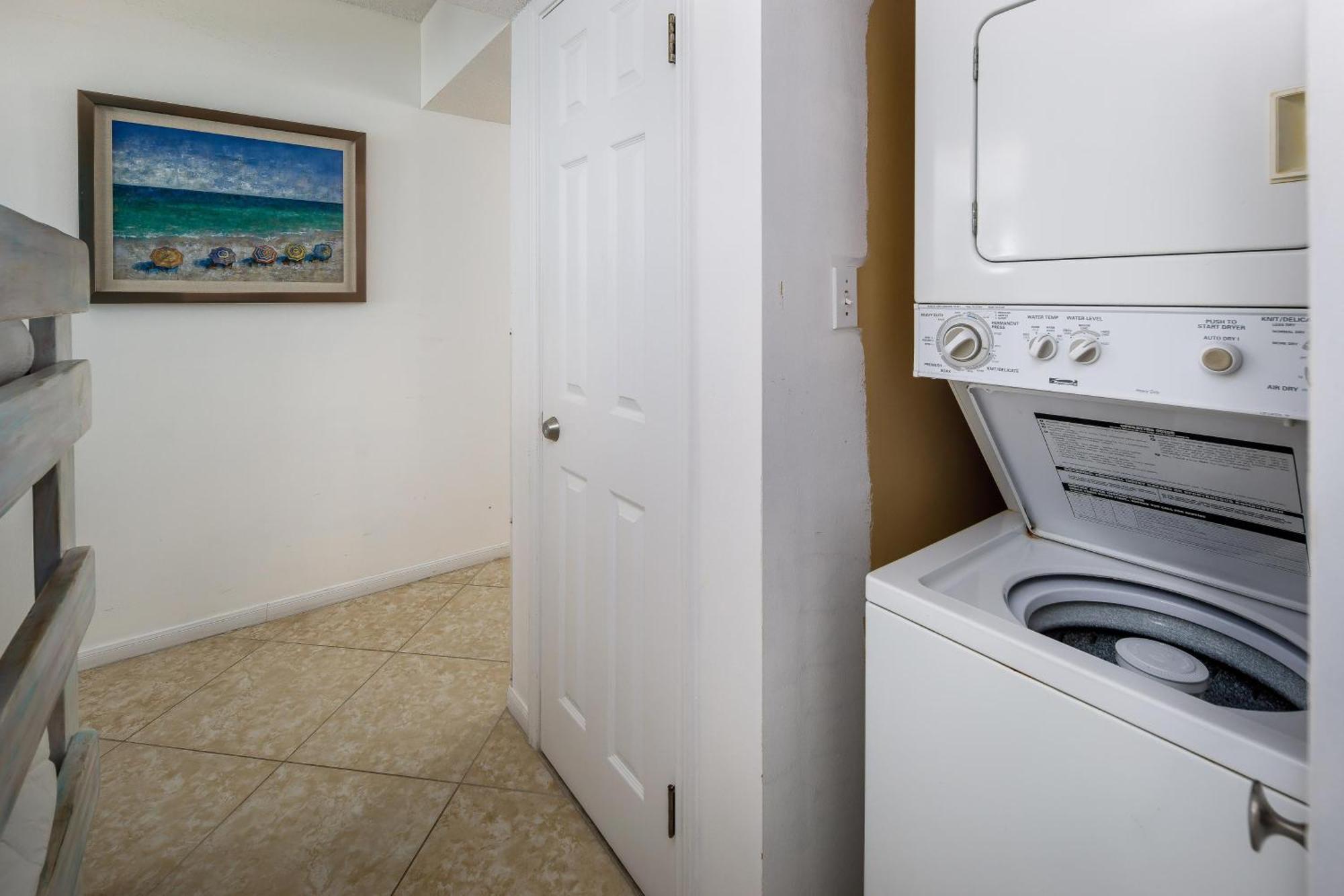 Emerald Towers West 4004 - The Sunset Escape Apartment