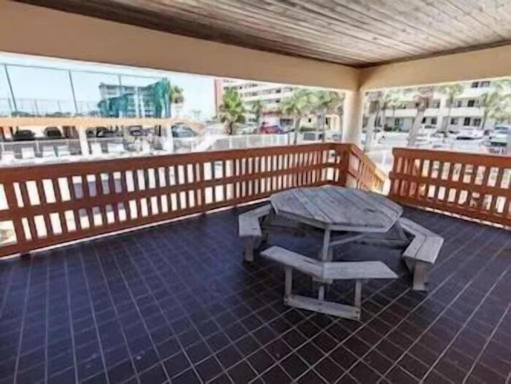 Apartment Family Tides-the Ultimate Family Beachfront Condo!