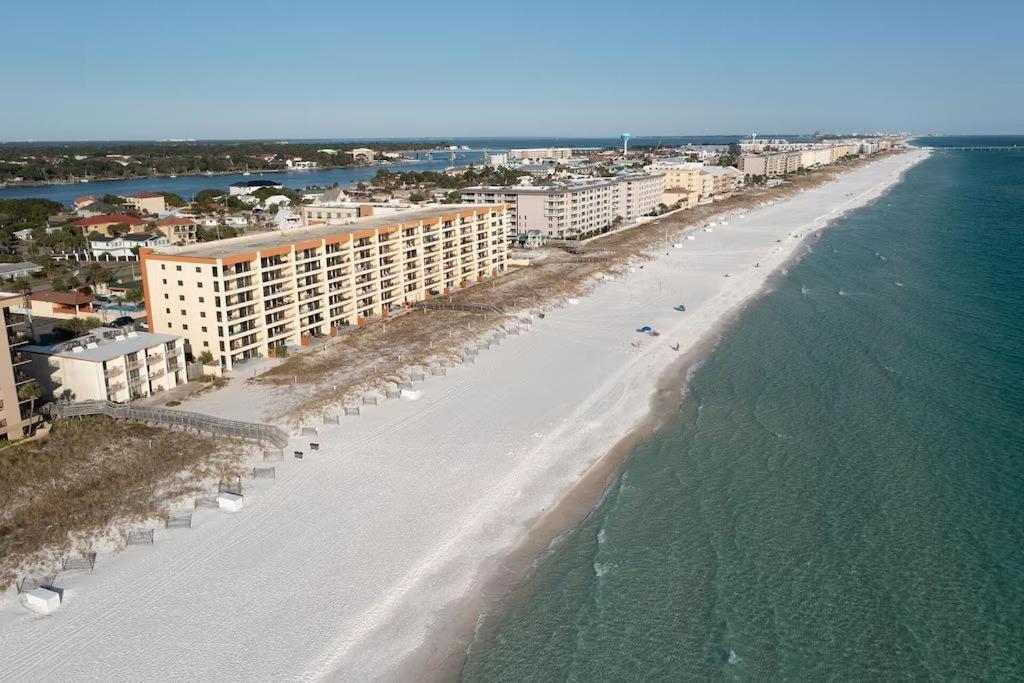 Apartment Family Tides-the Ultimate Family Beachfront Condo!