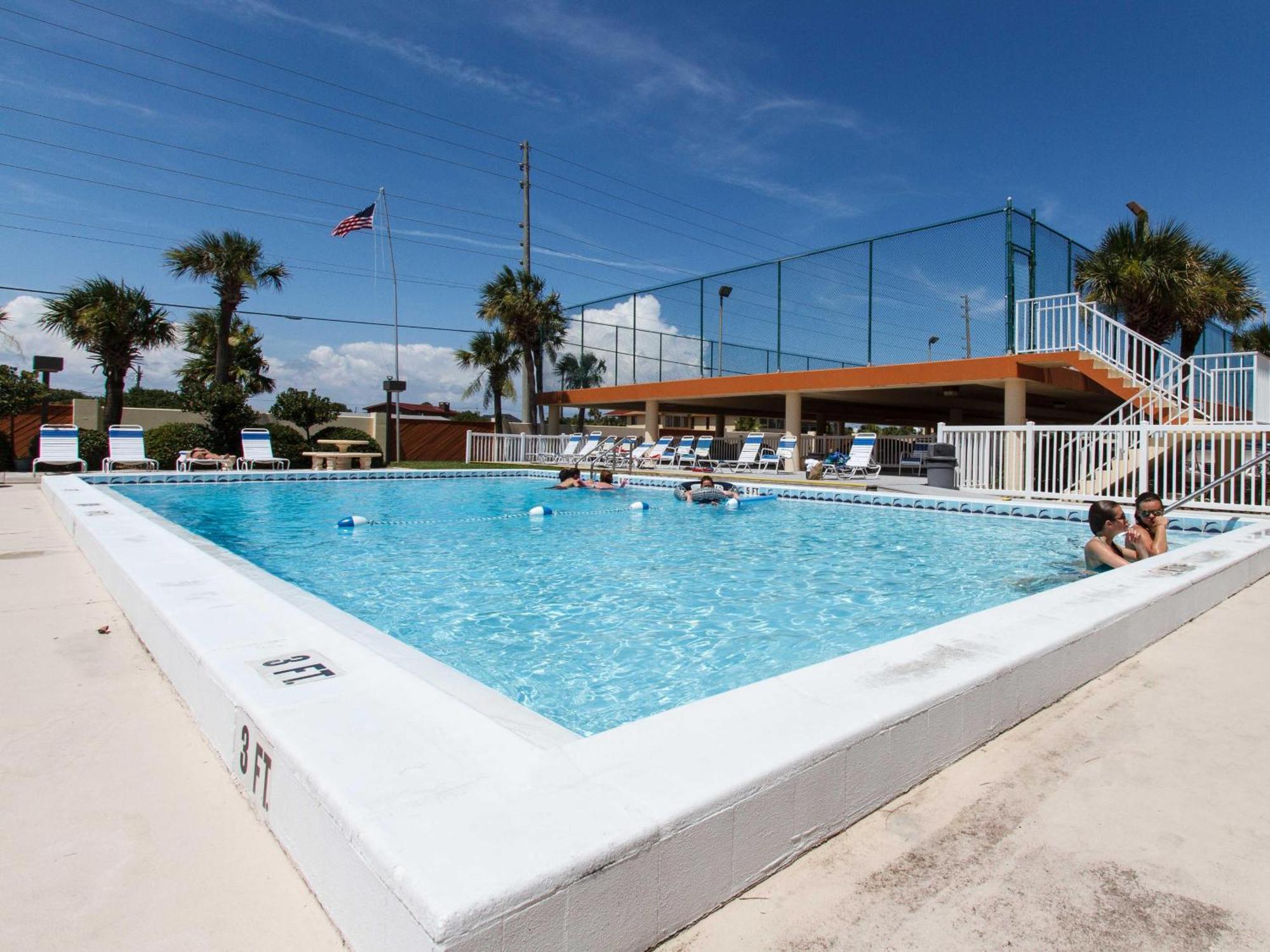 Surf Dweller 206 - Crescent Cove Apartment *
