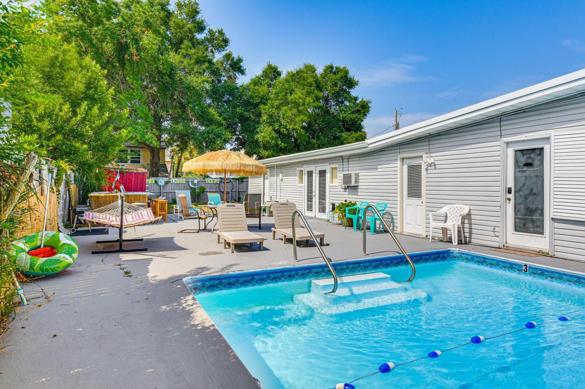 Walton With Shared Pool And Patio! * Fort Walton Beach