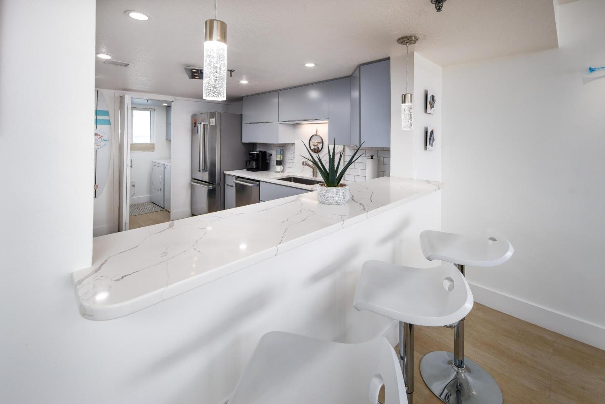 Surf Dweller 703 Apartment *