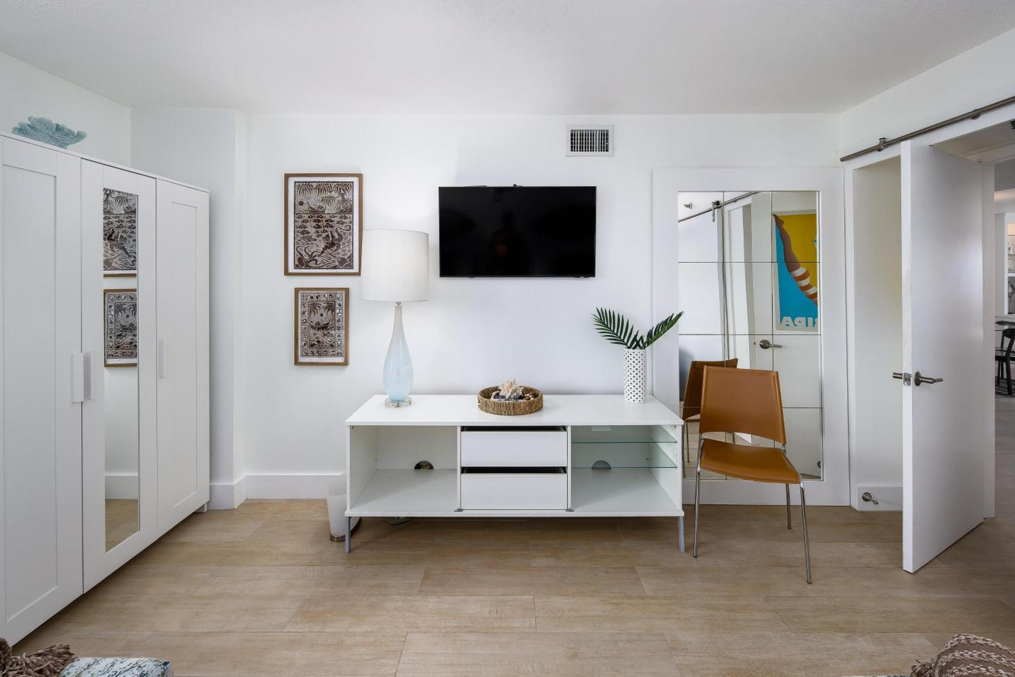 Apartment Surf Dweller 703 *