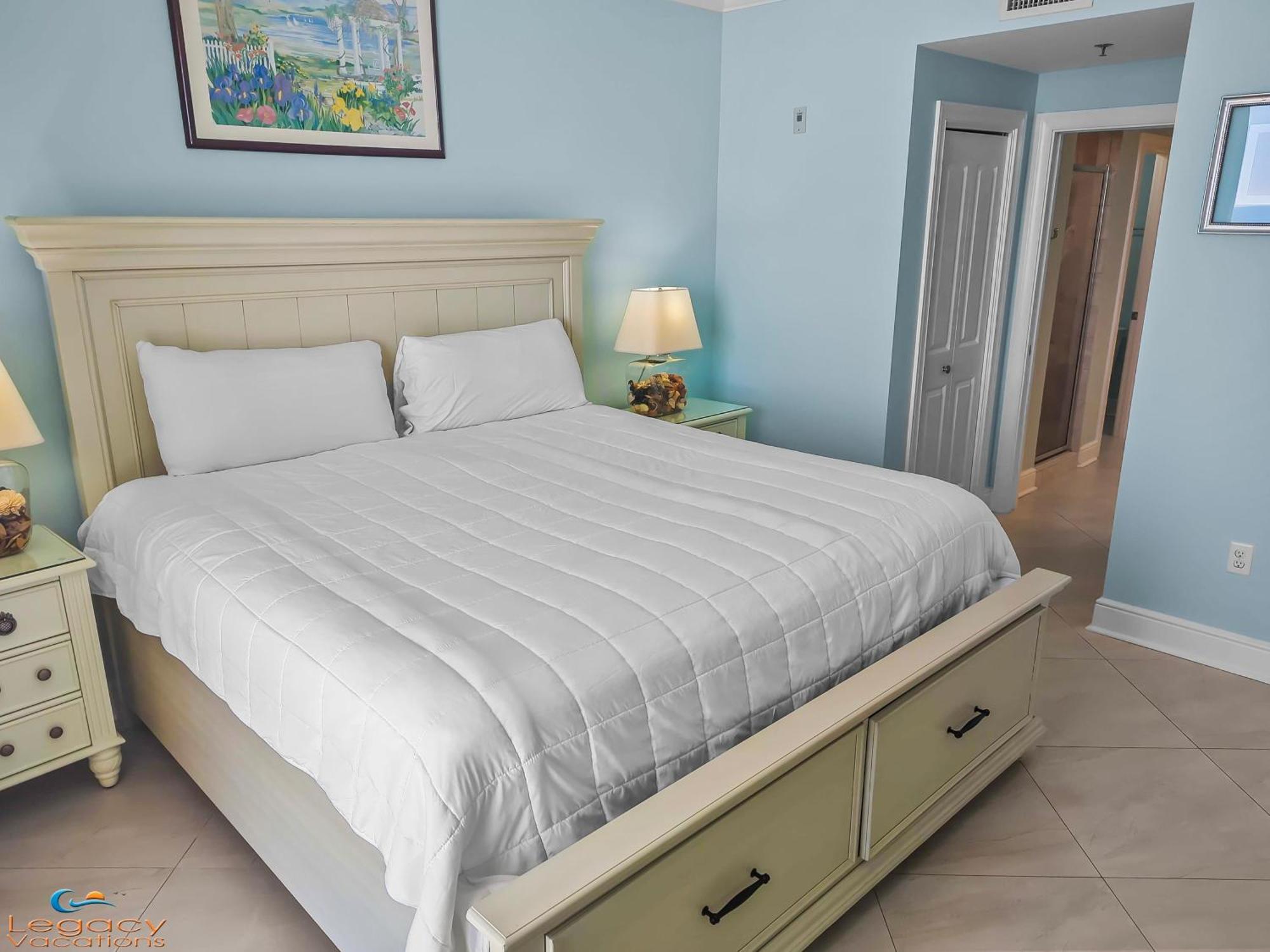 Azure #307 - 3bd Beachfront - King Beds! *